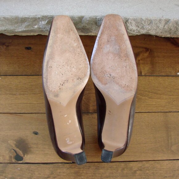 BALLY Brown Leather Pumps Shoes Mid Heel Gold Bow Detail Mosana Office Size 10 M - Picture 13 of 13